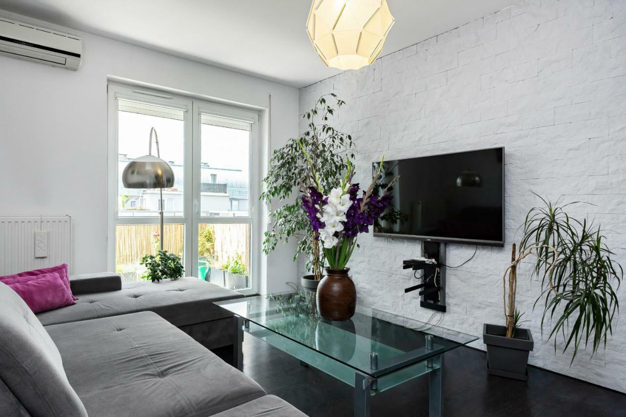 Apartments Wroclaw Manganowa By Noclegi Renters Екстериор снимка