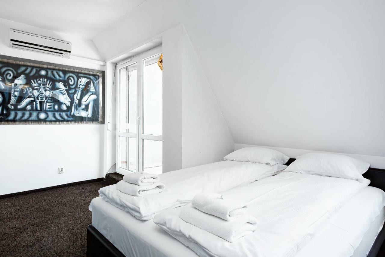 Apartments Wroclaw Manganowa By Noclegi Renters Екстериор снимка