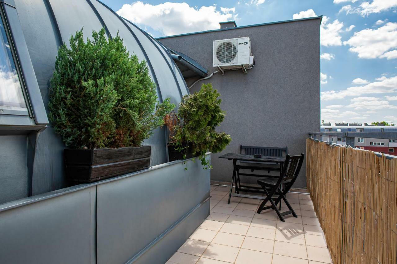 Apartments Wroclaw Manganowa By Noclegi Renters Екстериор снимка